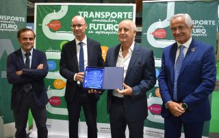 Entrega del IV premio a personas que trabajan en empresas de transporte